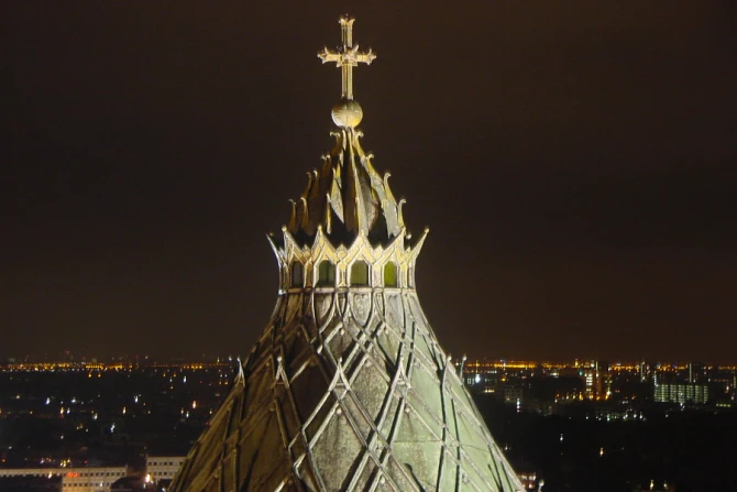 Католическое "творческое меньшинство" возрождает церковь в Нидерландах, говорит голландский кардинал