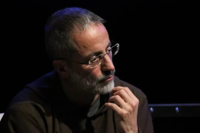 Папский проповедник призывает к "малости" в преддверии Рождества