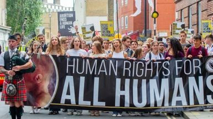 Лондон: более 10 000 человек приняли участие в ежегодном «Марше за жизнь»