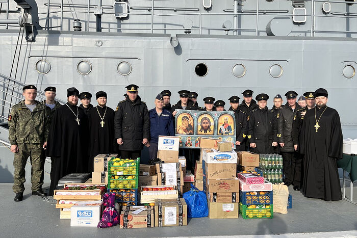 Священнослужители Брянской епархии приняли участие в торжествах, посвященных 40-летию БДК «Калининград» Балтийского флота