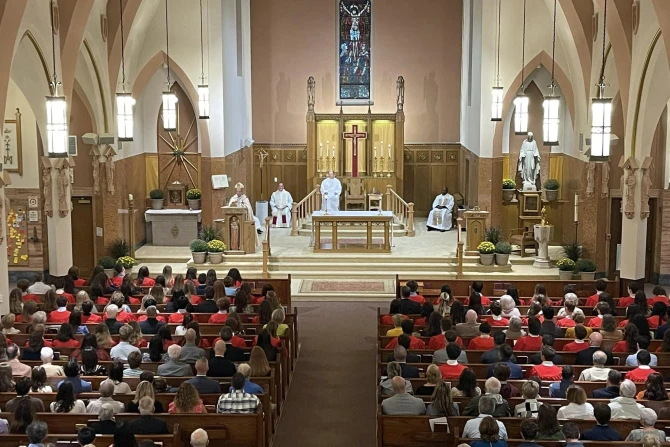 Снижение возраста конфирмации, усиление катехизации: Епархии стремятся укрепить веру молодежи