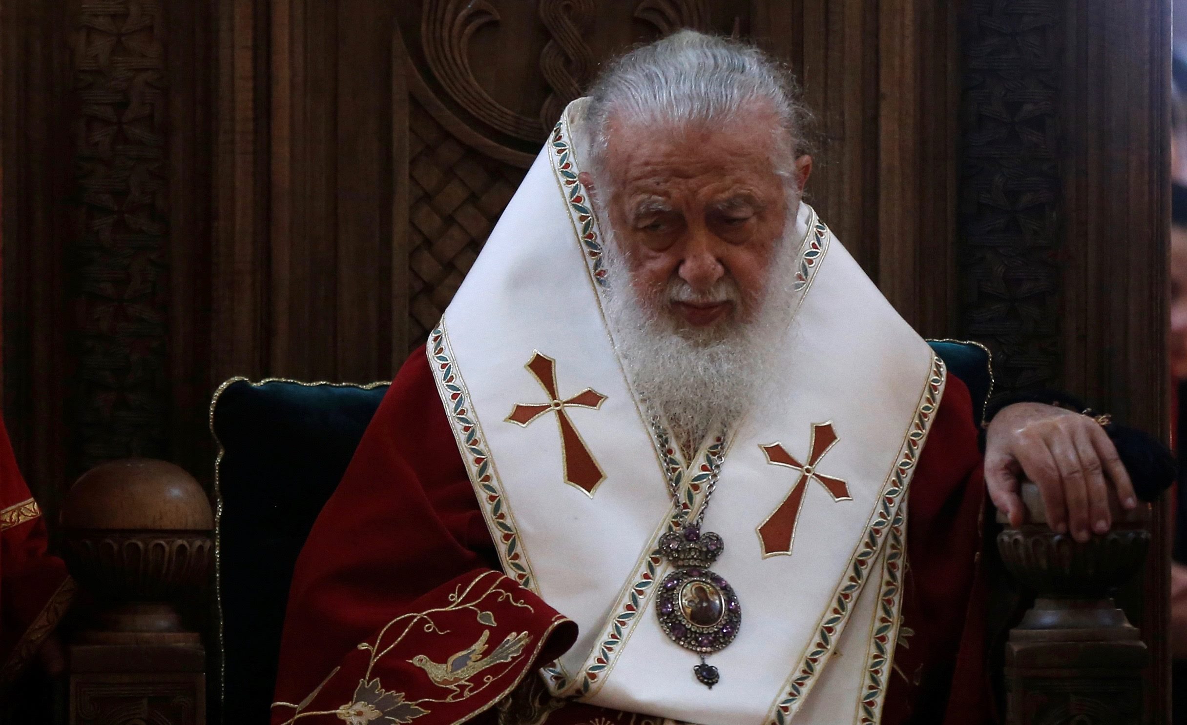 Грузинский патриарх Илия Второй крестит ещё 620 детей