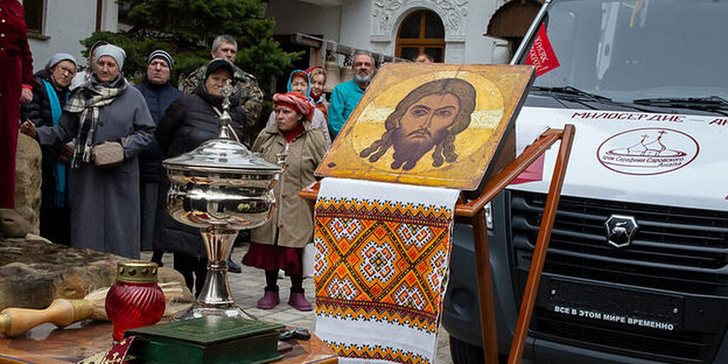 Сестрам милосердия Анапы передан новый автобус