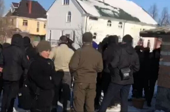В селе Счастливое Киевской области активисты раскольнической структуры захватили храм Украинской Православной Церкви