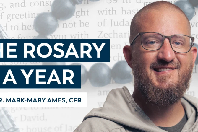 Католический священник надеется, что новый подкаст "Розарий за год" укрепит "мышцы молитвы