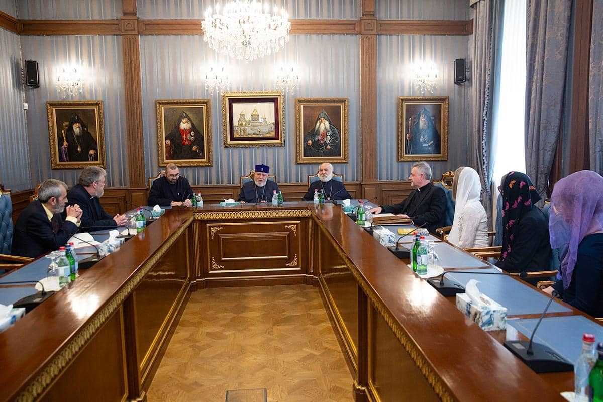 Католикос Всех Армян принял членов общественной организации "Датско-армянская благотворительная миссия"
