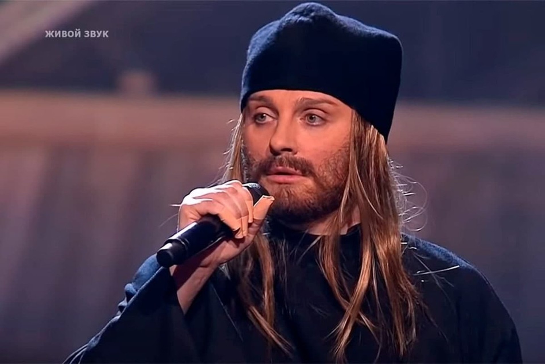 Церковь осудила выступление Елены Ваенги в образе монаха