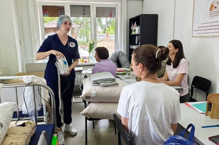 В Иркутске больница святителя Алексия открыла учебный класс по подготовке сестер по уходу
