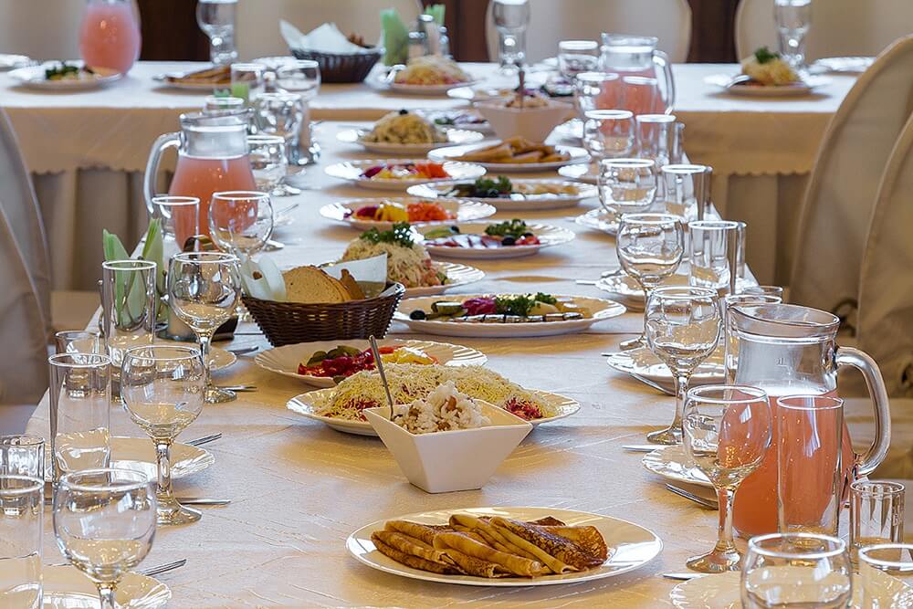 Как накрыть поминальный стол