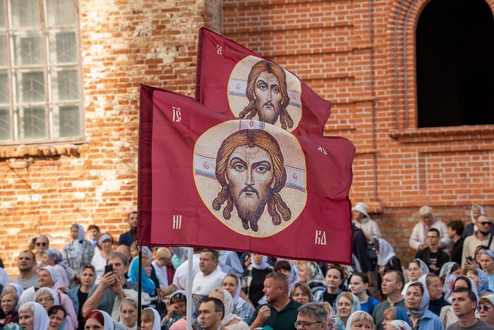В Пензе прошел Крестный ход в честь Рождества Пресвятой Богородицы и поддержку Российского воинства