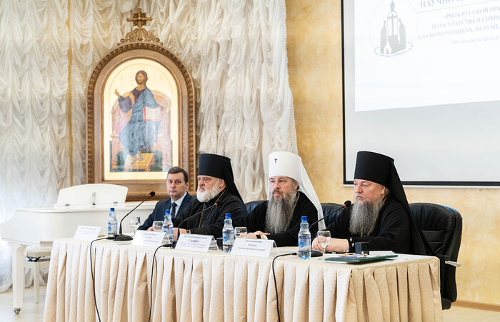 В Пензенской семинарии прошла конференция «Роль Русской Православной Церкви, общества и государства в сохранении исторической памяти о новомучениках, исповедниках и жертвах репрессий»