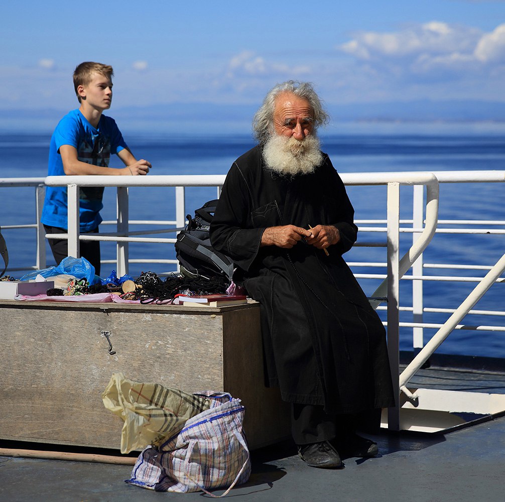 Монах и мирянин: в чем различия между ними?