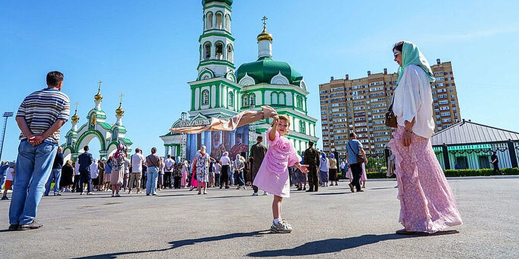 Святейший Патриарх Кирилл призвал помнить историю и не допускать критического разрыва между богатыми и бедными