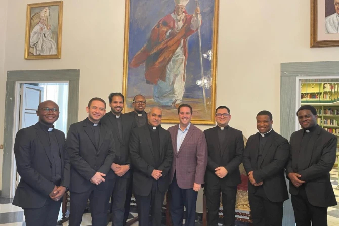 Папский фонд объявляет о выделении 800 000 долларов на стипендии 110 священнослужителям и мирянам