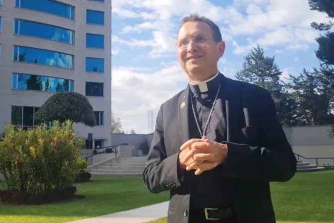 На Международном евхаристическом конгрессе епископ Коззенс делится плодами Евхаристического конгресса США