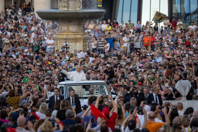 LIVE UPDATES: Папа Лев XIV празднует молитвенное бдение в честь Пятидесятницы