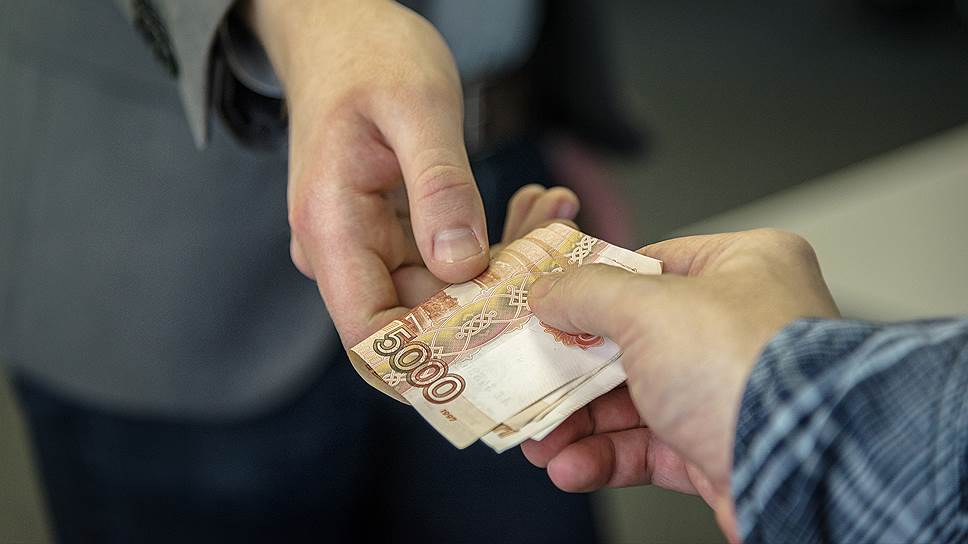 Можно ли брать и давать в долг