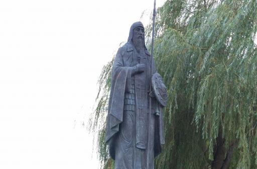 Памятник преподобномученику Александру Пересвету в Брянске