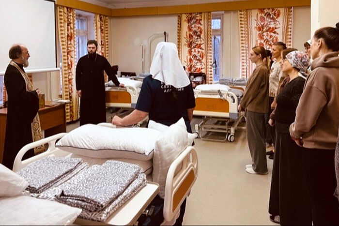 В Вологде больница святителя Алексия открыла учебный класс по подготовке сестер милосердия по уходу