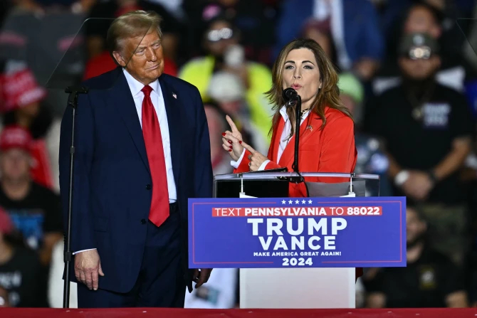 Трамп обращается к пуэрториканским избирателям в Аллентауне, штат Пенсильвания, после шуточной реакции