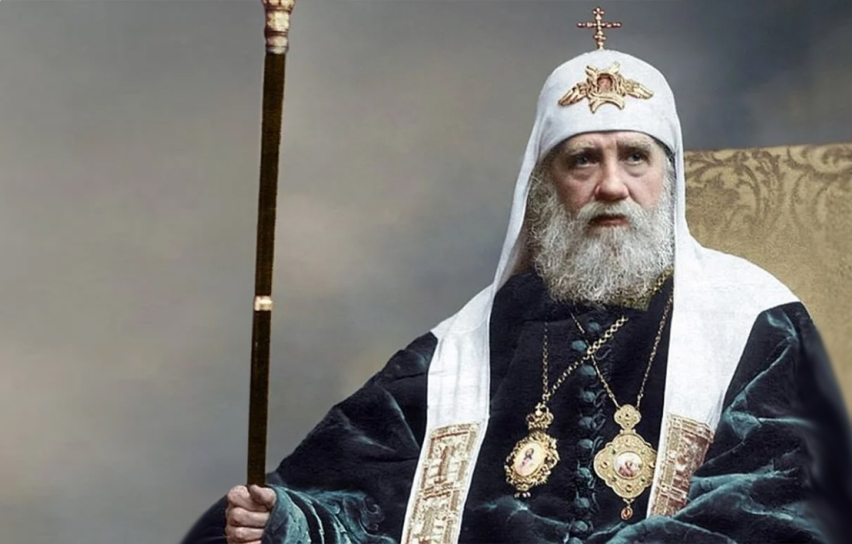 18 ноября 1917 года на Патриарший престол взошел митрополит Тихон.