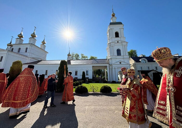 В городе Иваново торжественно встретили ковчег с мощами Патриарха Тихона