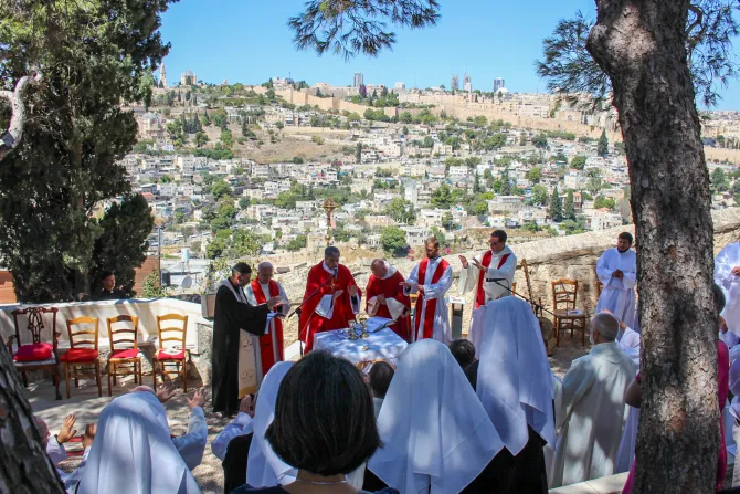 Новое паломничество объединяет христиан, мусульман и евреев на Святой Земле в Доме Авраама