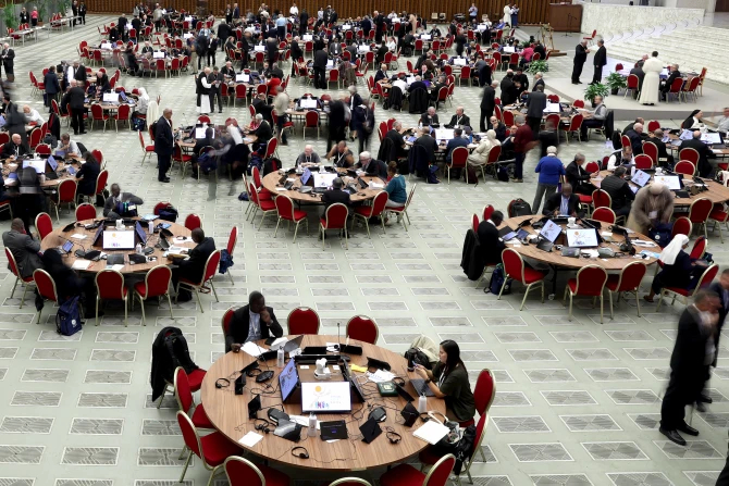 Женщины-дьяконы вне обсуждения? Делегат Синода утверждает, что "некоторые женщины чувствуют призвание к священству".