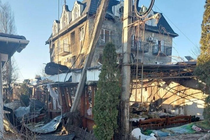 Епископ Скадовский Филарет навестил в больнице пострадавших от атаки в селе Хорлы Херсонской области