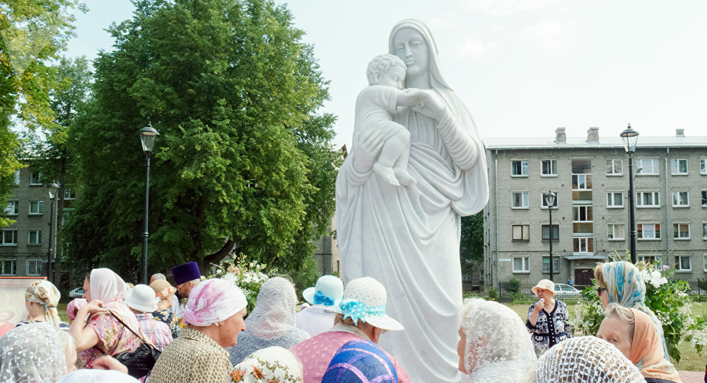 В эстонской Нарве установили скульптуру Пресвятой Богородицы