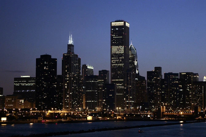 Отчет: Чикагская католическая благотворительная организация использует лоббистскую фирму, ориентированную на защиту прав человека