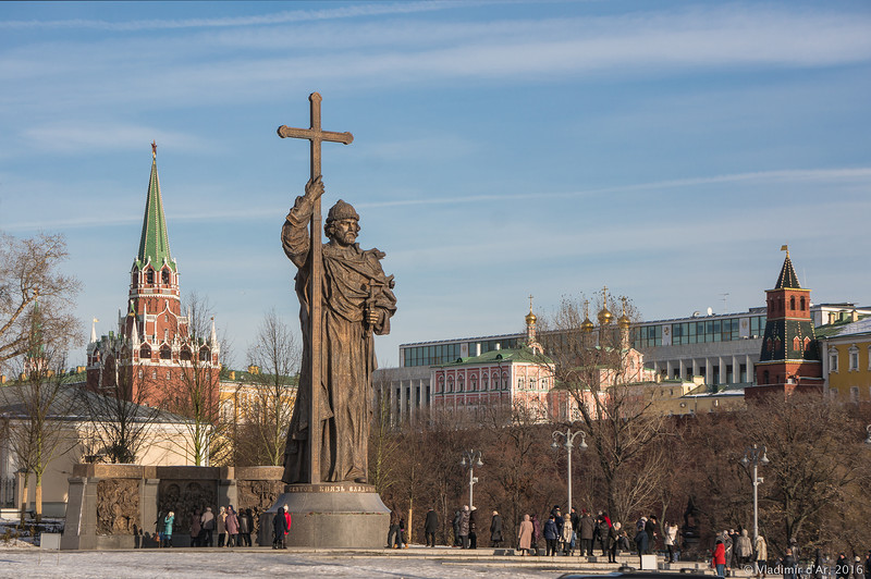 Памятник равноапостольному князю Владимиру Крестителю Руси в Москве