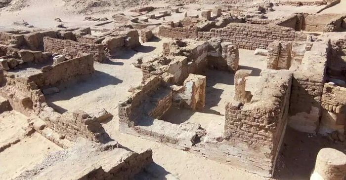 В Египте обнаружены две 1500-летние церкви с фреской, изображающей Спасителя