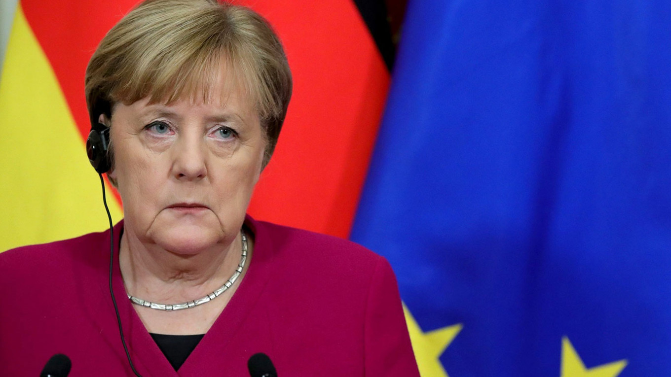 Канцлер Германии извинилась перед верующими