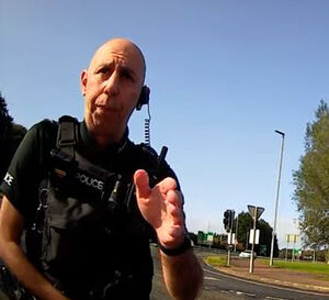 Северная Ирландия: христианку впервые судят за молитву в буферной зоне абортария