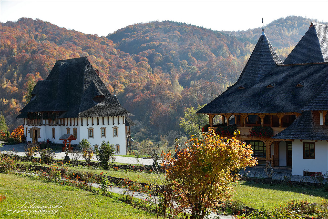 Будто из сказки. Монастырь Бырсана в районе Марамуреш, Румыния