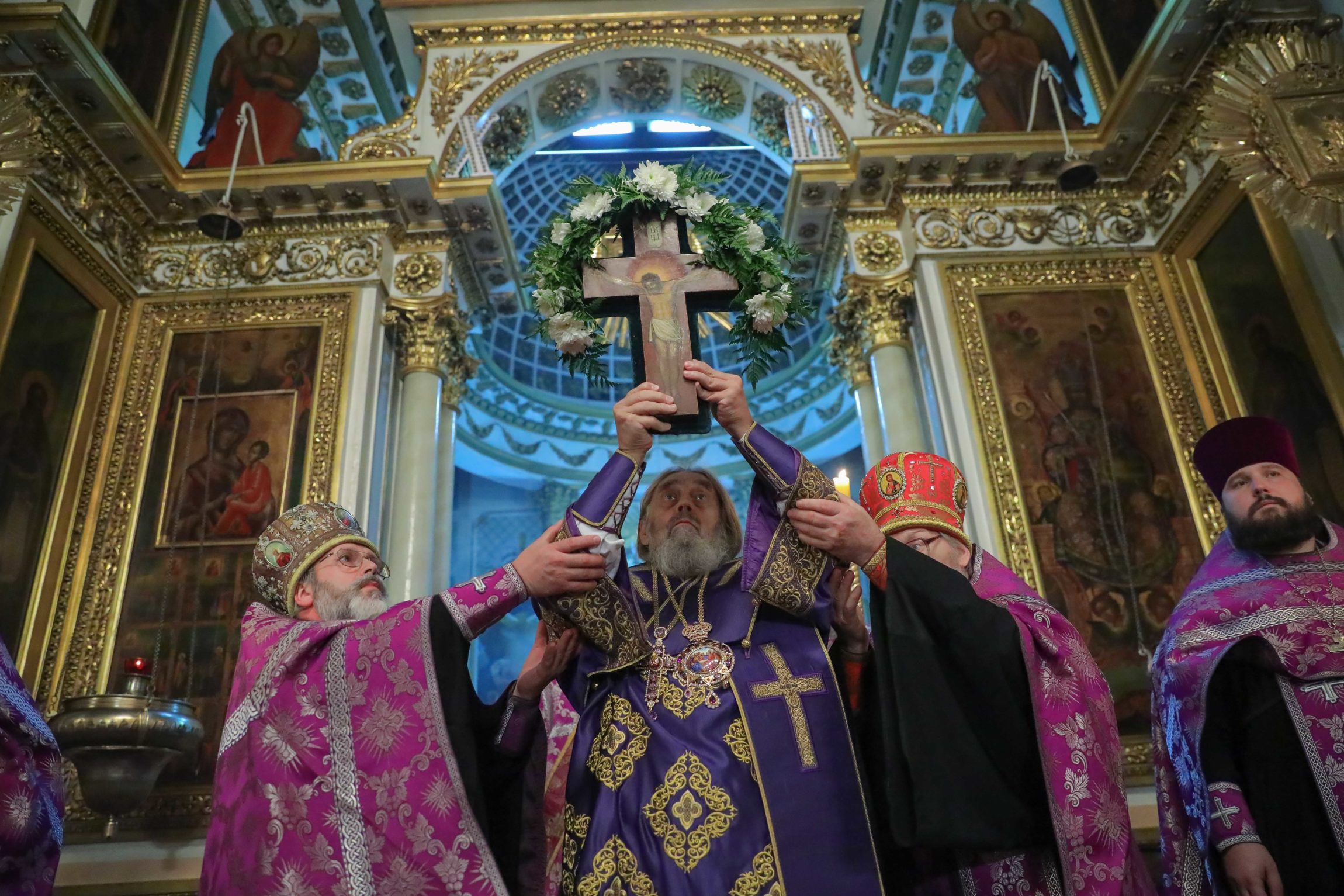 Крестовоздвижение: Господский праздник в память о двух великих событиях