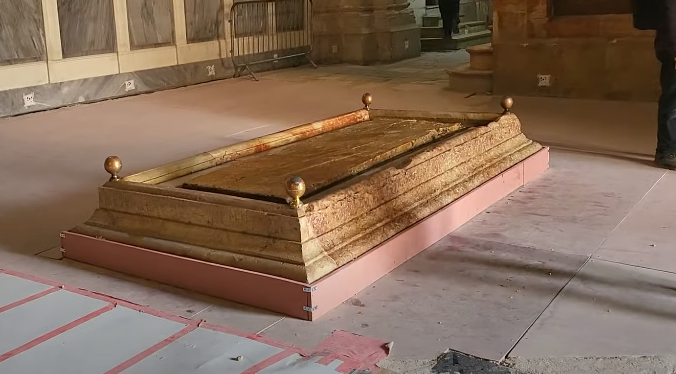 Камень Миропомазания