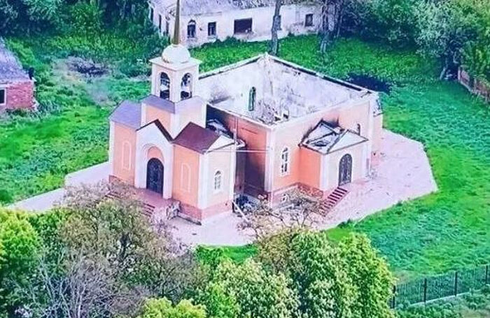 В результате атаки со стороны ВСУ сгорел Покровский храм в поселке Теткино Курской области