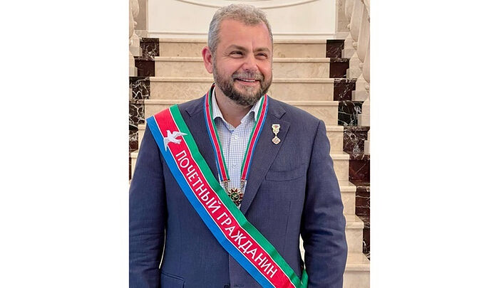 Директор и главный врач больницы святителя Алексия А.Ю. Заров удостоен звания почетного гражданина города Горловки