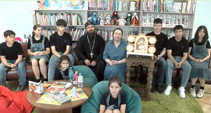 Многодетная семья священника из Рязанской области приняла участие во встрече с Президентом России в преддверии Международного дня защиты детей