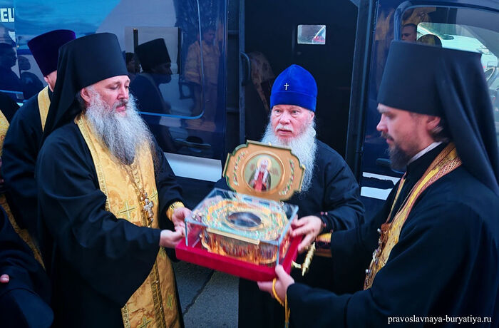 Состоялось принесение в Бурятию ковчега с мощами святителя Тихона, Патриарха Всероссийского
