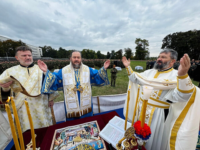 Белград: Военная академия отметила Крестную славу