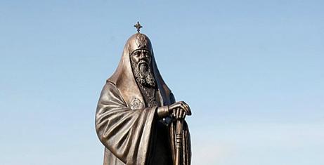 Памятник святейшему патриарху Алексию II в Минске, Беларусь