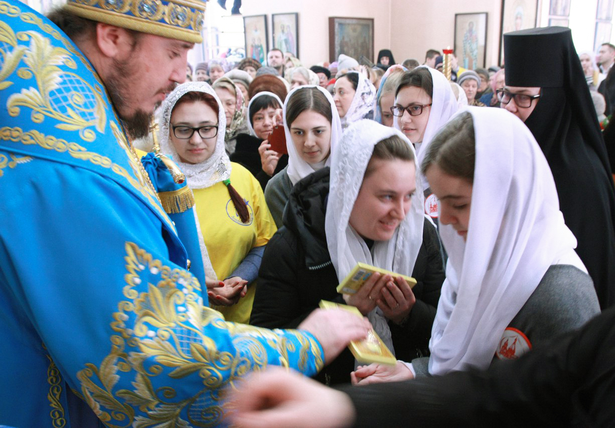 Почему День православной молодежи празднуют на Сретение