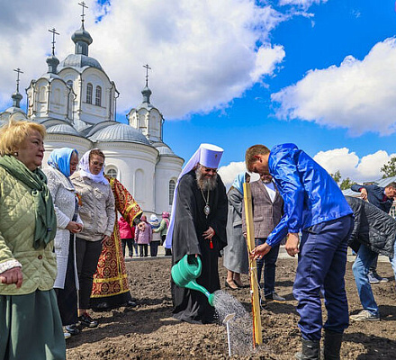 Врио главы Тамбовской области и глава Тамбовской митрополии приняли участие в закладке монастырского сада памяти воинов — героев СВО