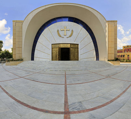 Kathedrale der Auferstehung Christi in Tirana (Albanien)