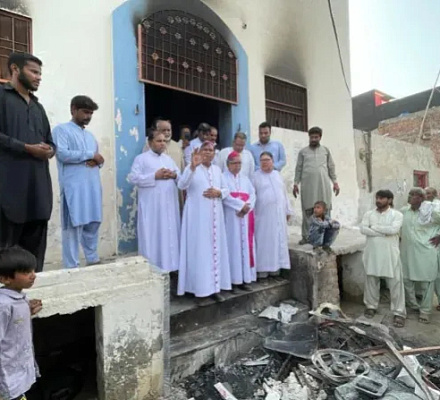 Пакистанская женщина приговорена к смерти за предполагаемое хуление Мухаммеда