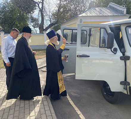 В Брянской епархии освящен автомобиль для священнослужителей, окормляющих воинов