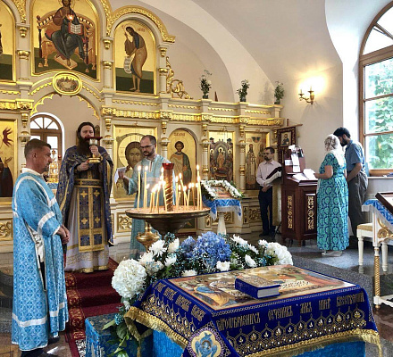 Die Ikone der Muttergottes 'Peking' wurde in der Hauptstadt Chinas geschrieben